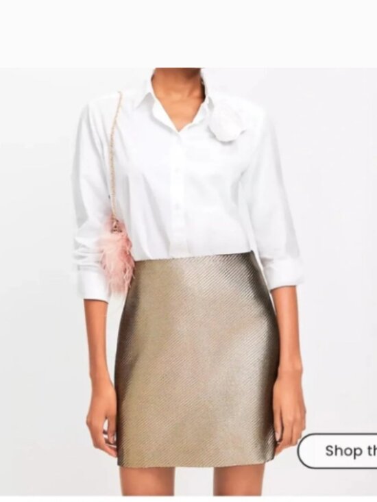 LOFT Dresses & Skirts - LOFT Gold Metallic Textured Jacquard Mini Skirt Size 6 NWT